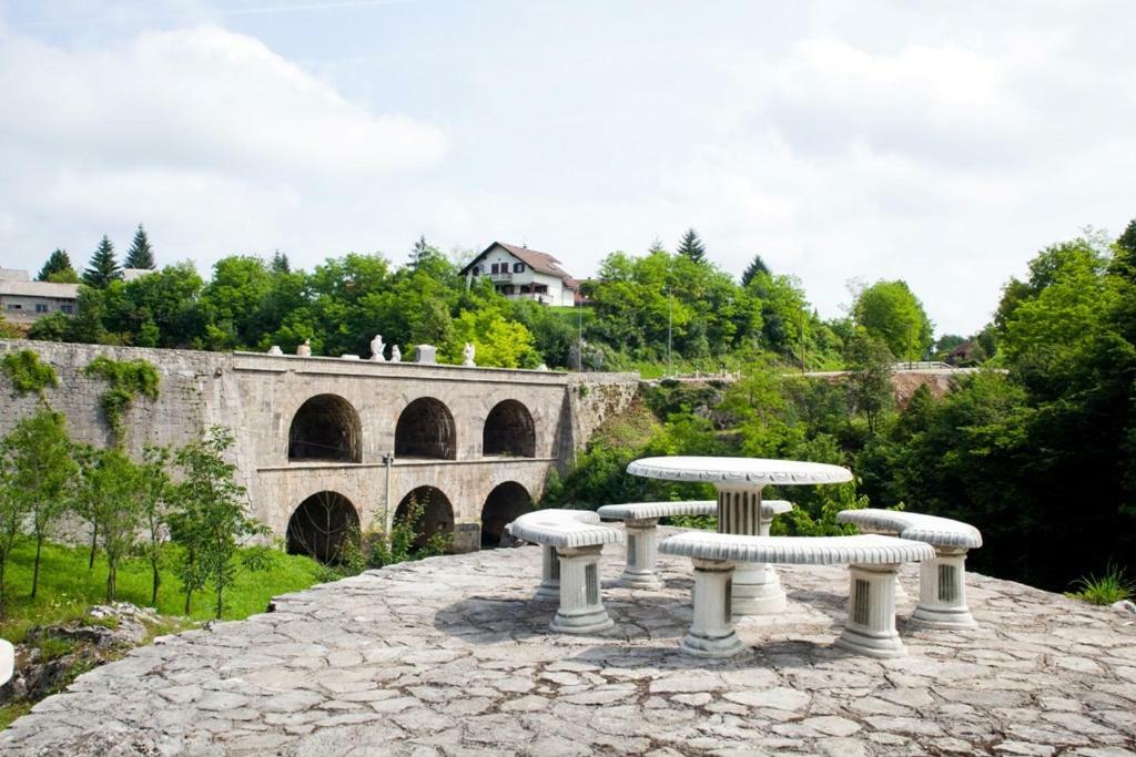 Apartman Nino Tounj Екстериор снимка